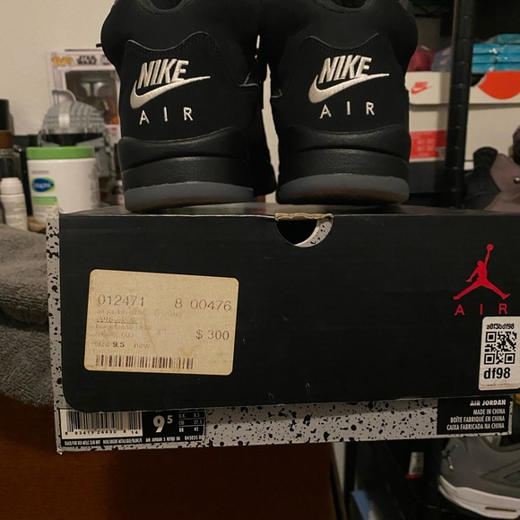 Jordan 5 Black Metallic - Picture 7 of 8